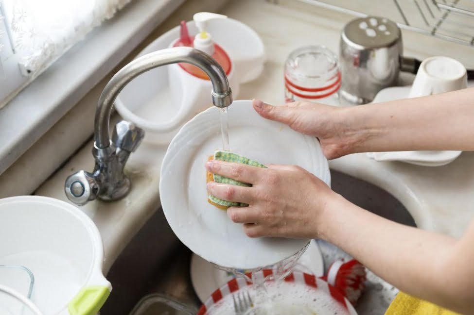 8 Tips to Make Washing Dishes Faster and Easier